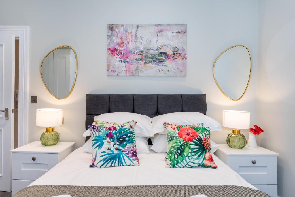 5 Star - The Ulsterville Residences - Free On-site Parking 7