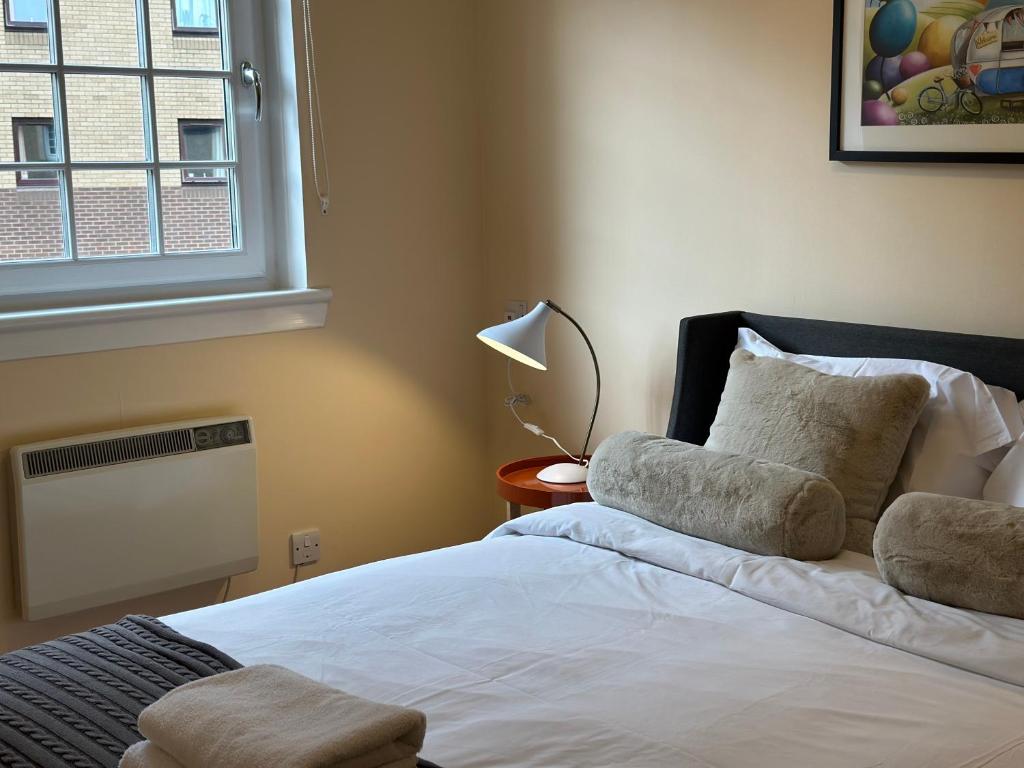 One room with parking space 6