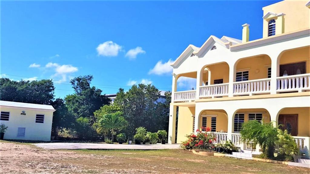 Island Paradise Apartments