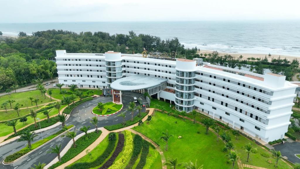 Emerald Ho Tram Resort