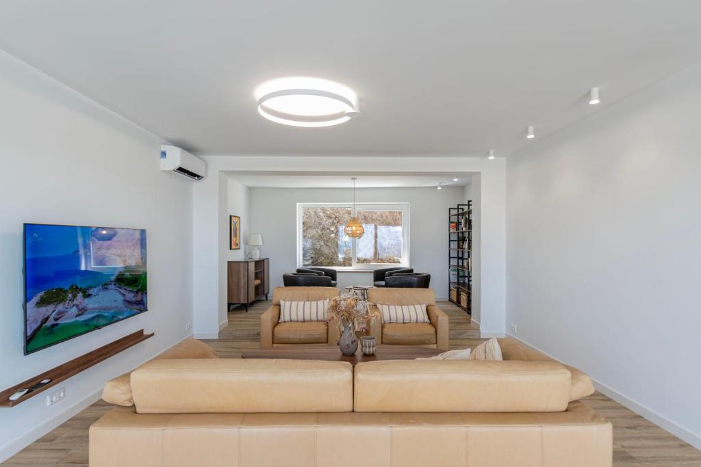 Happyplace Malaga - Villa with Panoramic Sea View Heated Infinity Saltwater Pool 8