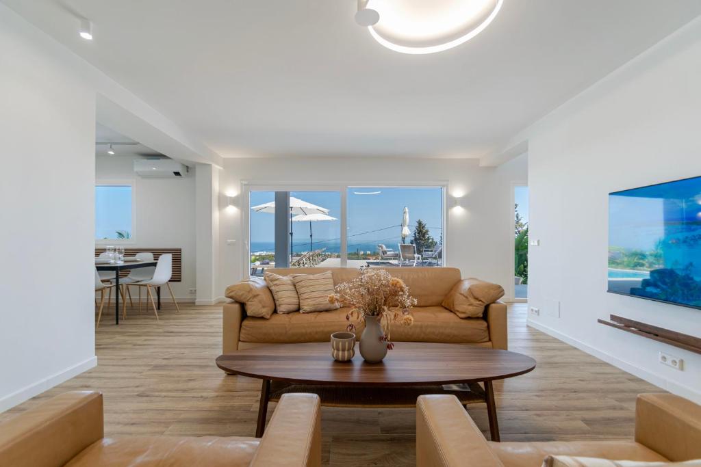 Happyplace Malaga - Villa with Panoramic Sea View Heated Infinity Saltwater Pool 7