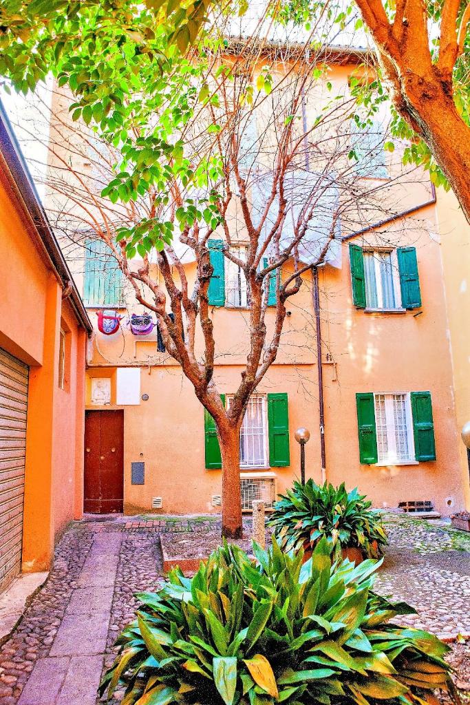 Elegant And Modern Loft In Medieval Bologna 6