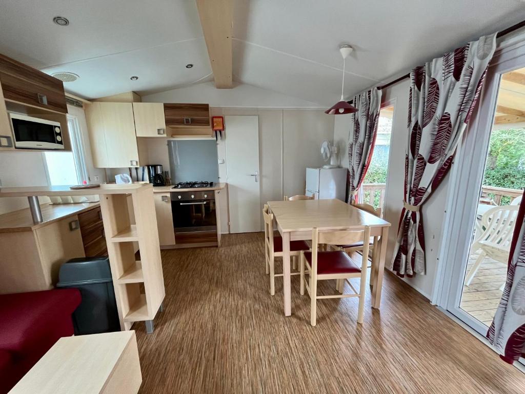 Photo de la galerie de l'établissement Bungalow - 2 à 3 chambres, à Onzain