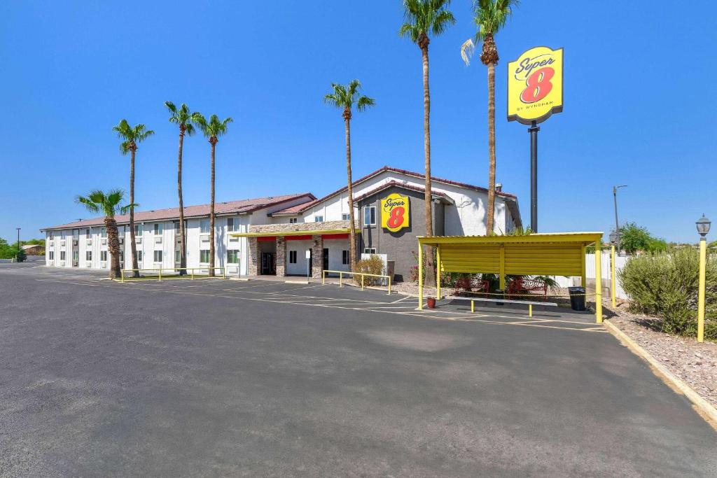Super 8 by Wyndham Goodyear/Phoenix Area Image