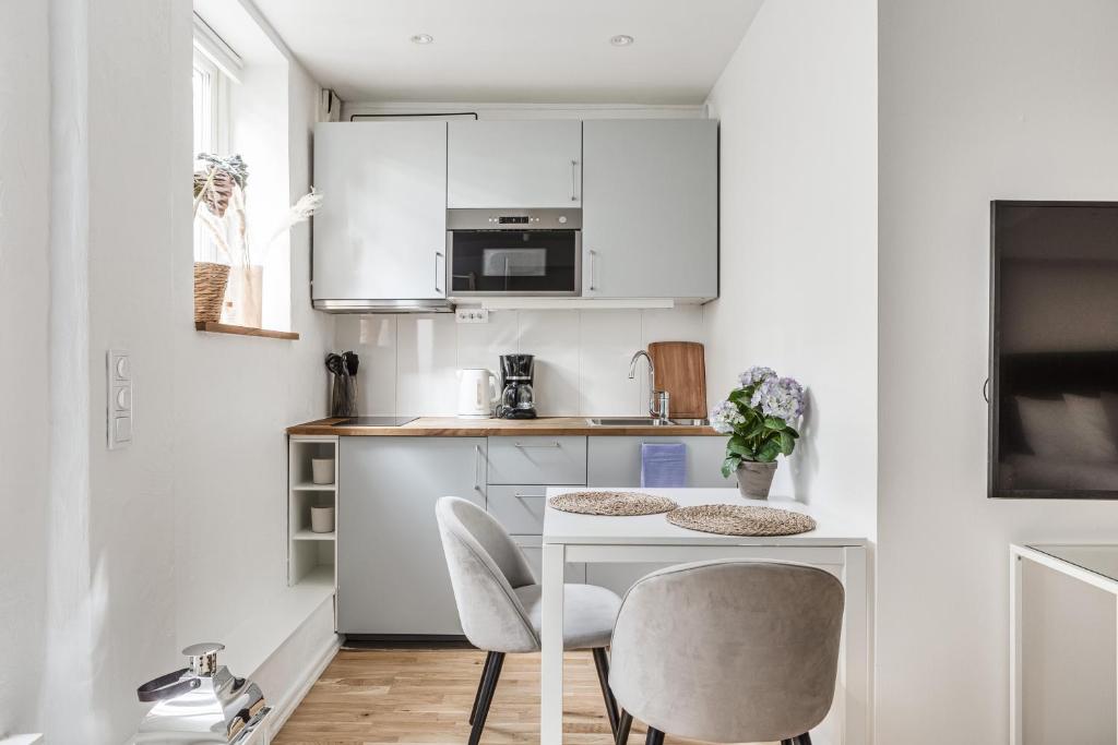 Trendy & Central Stockholm Apt 4