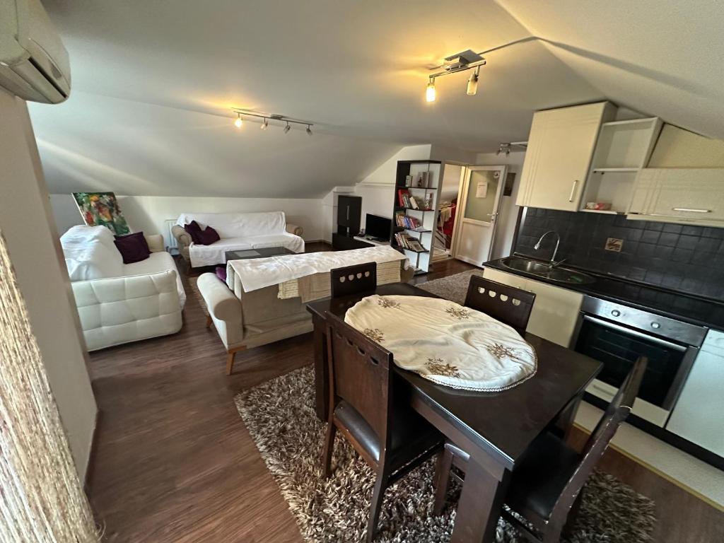 4F Attic Prishtina Central Apartment 4