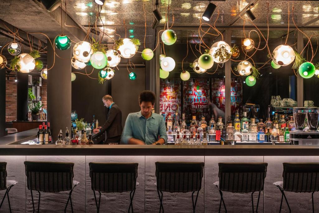 Motel One Berlin Mitte Image