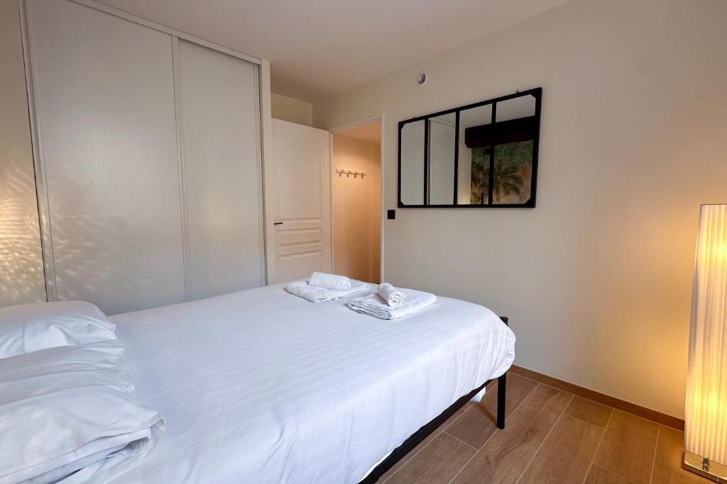 MACE Appartement avec SPA dans quartier Historique Exclusif Calme Coeur d'Antibes 5