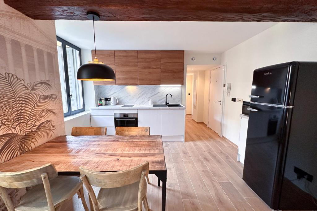 MACE Appartement avec SPA dans quartier Historique Exclusif Calme Coeur d'Antibes 4