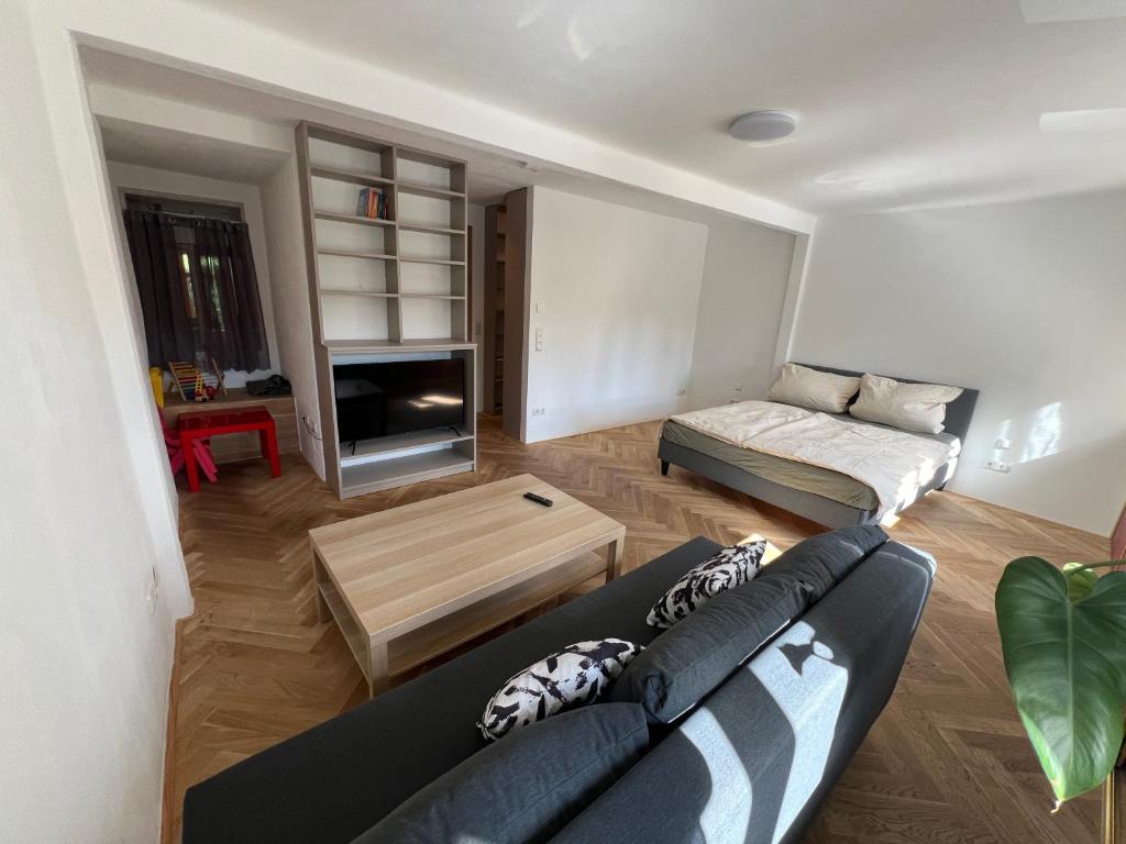 Lifestyle Wohnung mit Terrasse und Garten 7