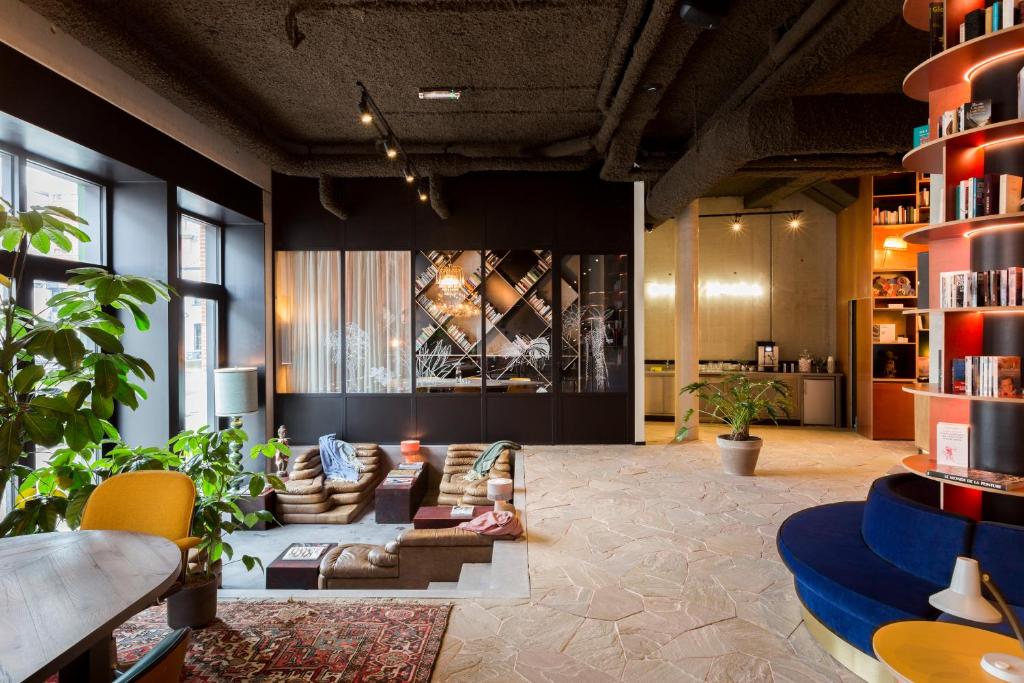 YUST Antwerp 1