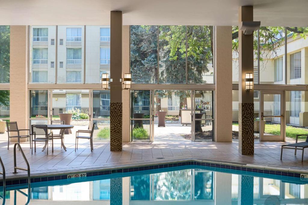 DoubleTree by Hilton Minneapolis Airport, MN Image