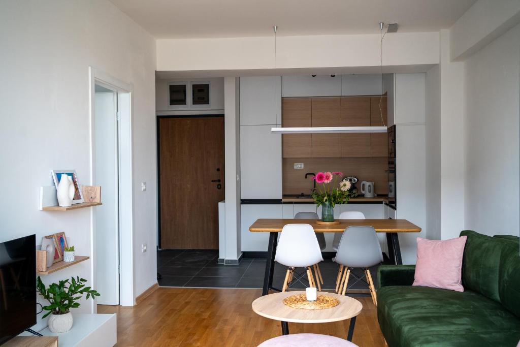 Wind Down Apartment in East Gate Living Skopje 5