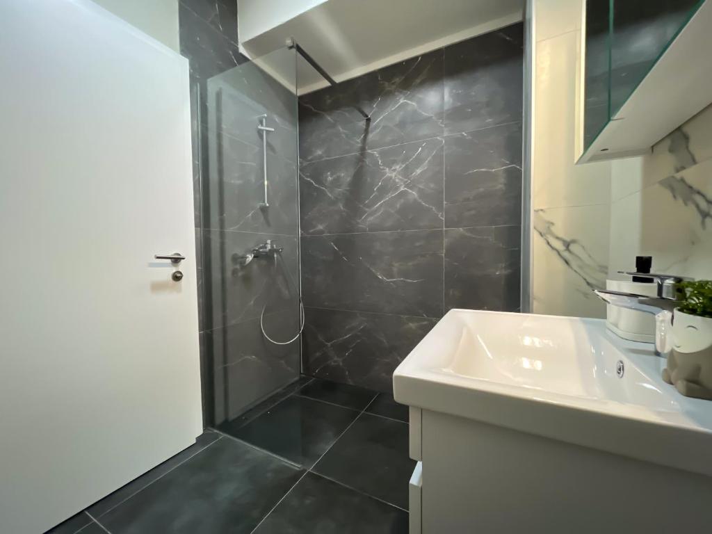 Wind Down Apartment in East Gate Living Skopje 3