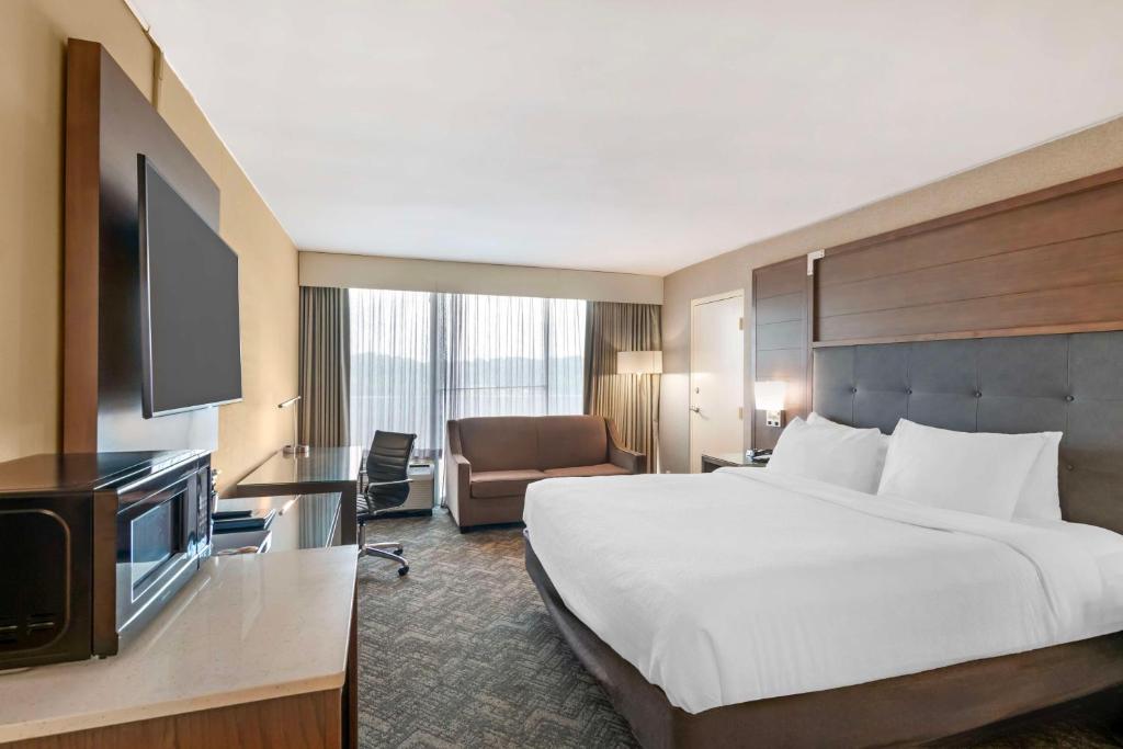 Best Western Premier Kansas City Sports Complex Hotel Image