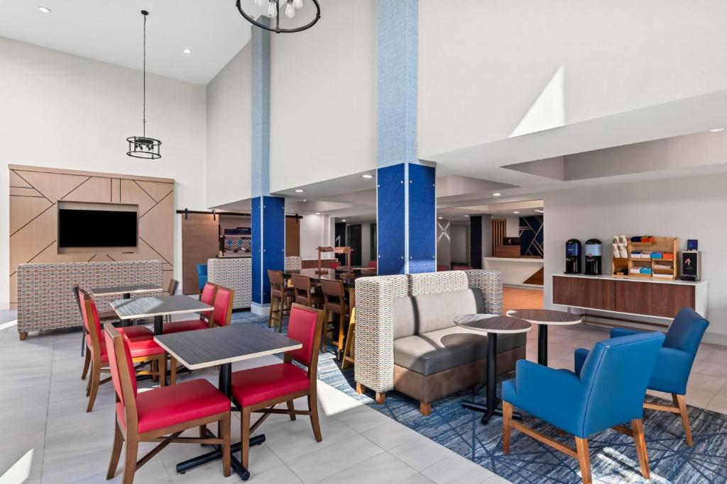 Holiday Inn Express & Suites Austin SW - Sunset Valley, and IHG Hotel Image