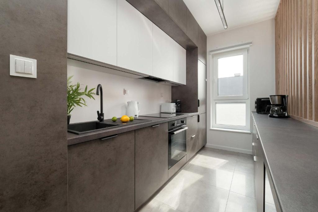 Kilińskiego Prestigious Apartment with Parking by Renters Prestige 3