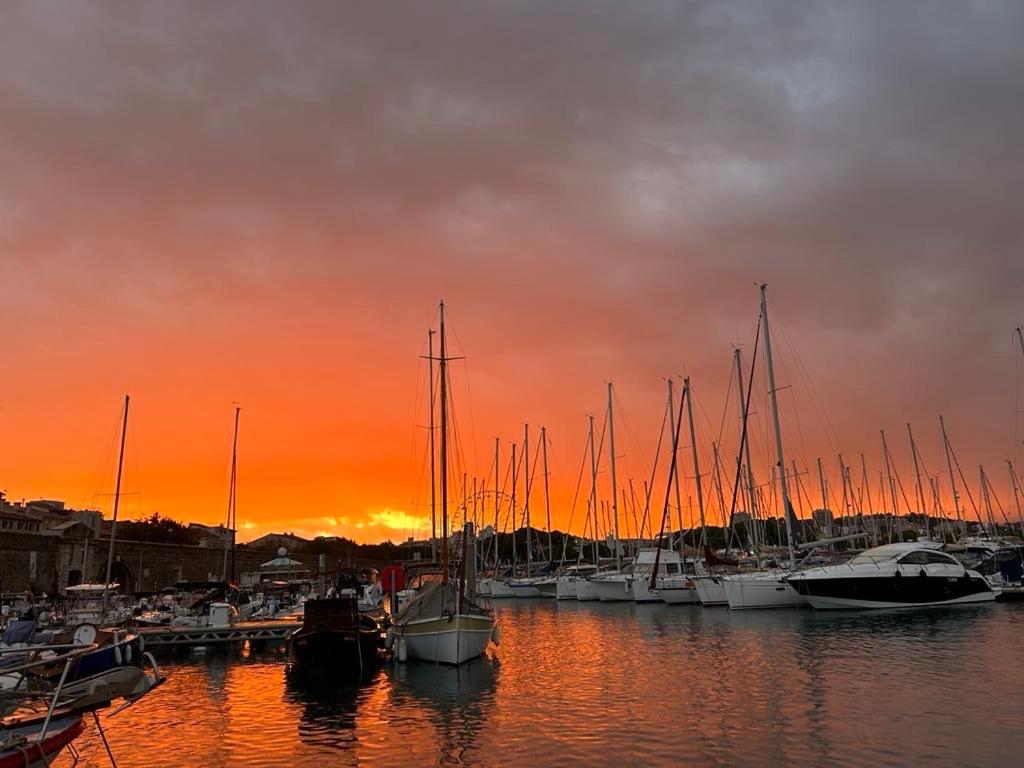 Photo de la galerie de l'établissement Escapade Antiboise avec parking inclus, à Antibes