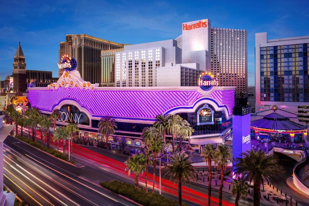 Harrah's Las Vegas Hotel & Casino Image