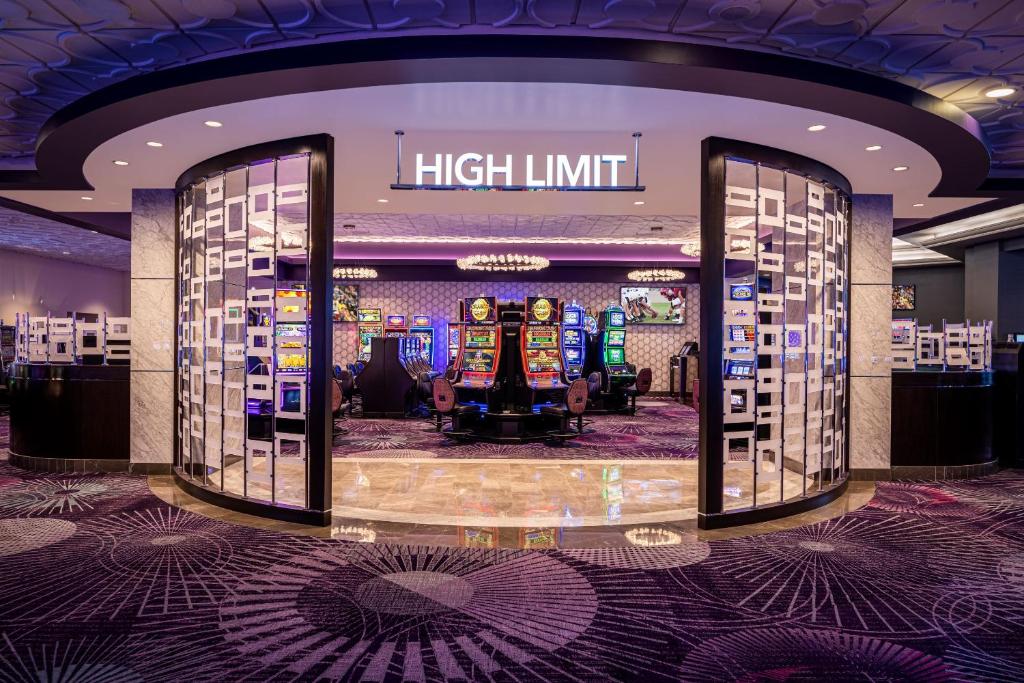 Harrah's Las Vegas Hotel & Casino Image