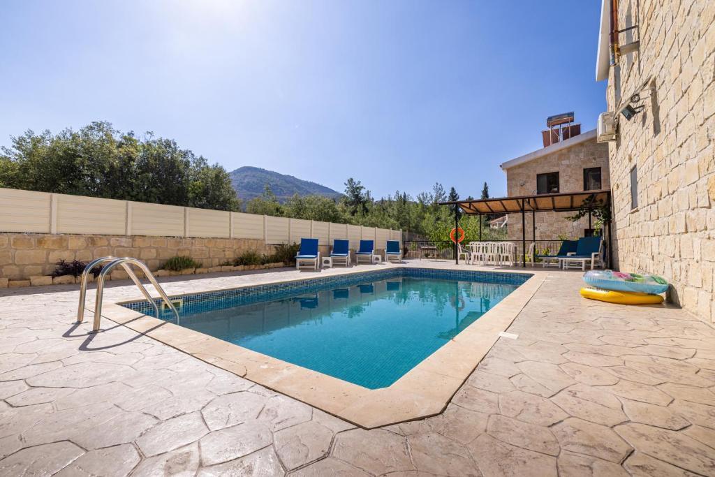 JP Pool House 4