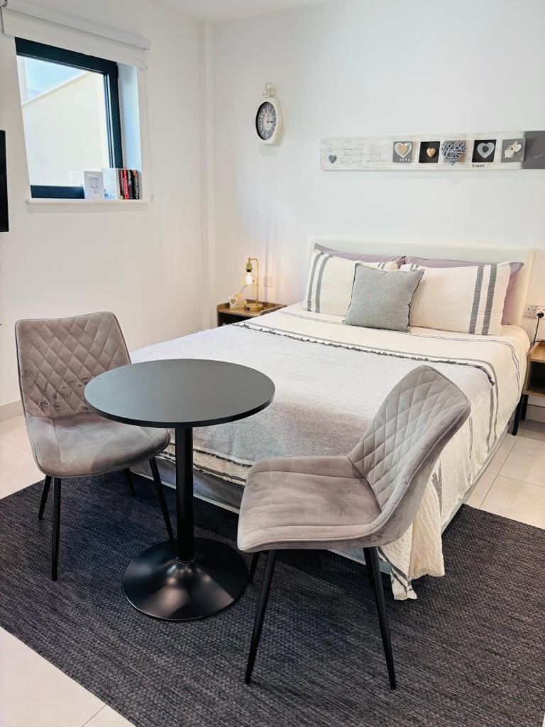 Gibraltar Central Suites 6