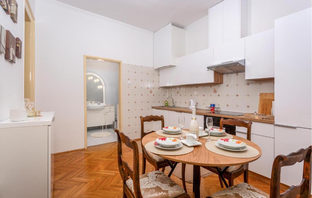 Lovely Apartment In Rijeka With Wifi 4