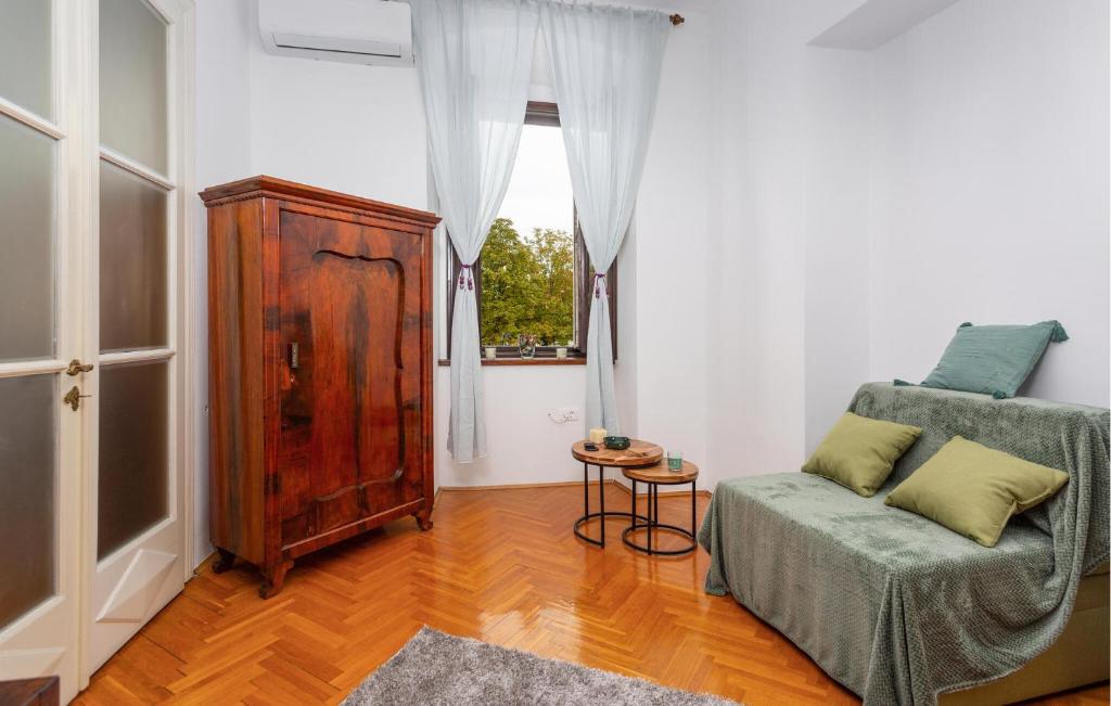 Lovely Apartment In Rijeka With Wifi 6