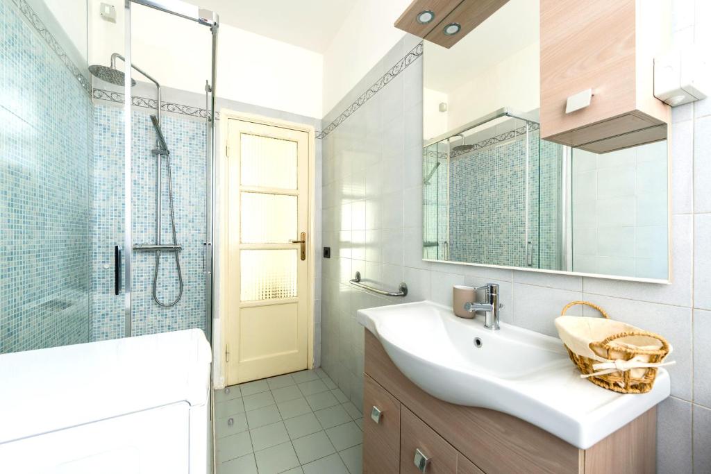 Hostly-Casa Serena-Near the Town Center 3
