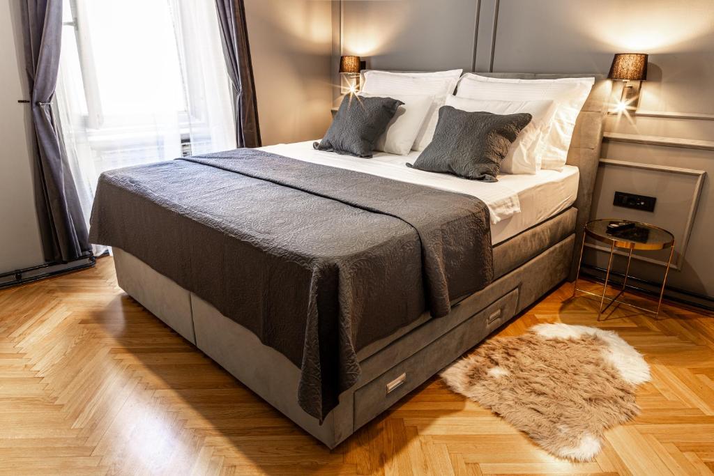Barocco apartment, Zagreb city center, self check-in, 2nd floor, no elevator 2
