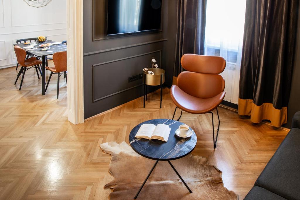Barocco apartment, Zagreb city center, self check-in, 2nd floor, no elevator 4