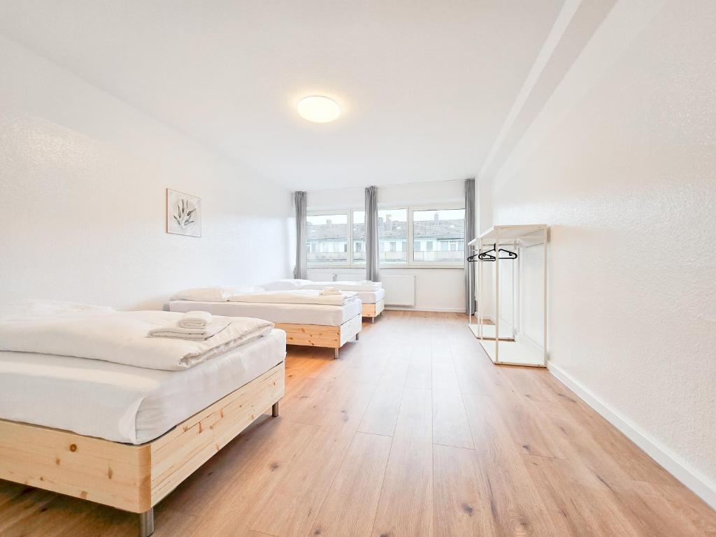 Tolstov Apartments - City Apartment with 4 or 5 Rooms - 15 Min Messe DUS & 10 Min Old Town DUS 4