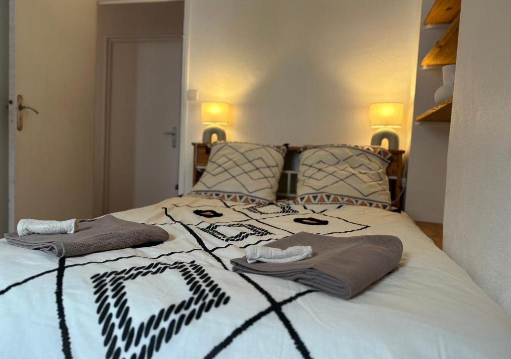 French Loft - Central & Comfy 8