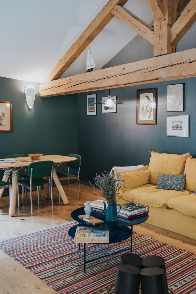 Lyon Country House - Suites & Tour de Garde 2
