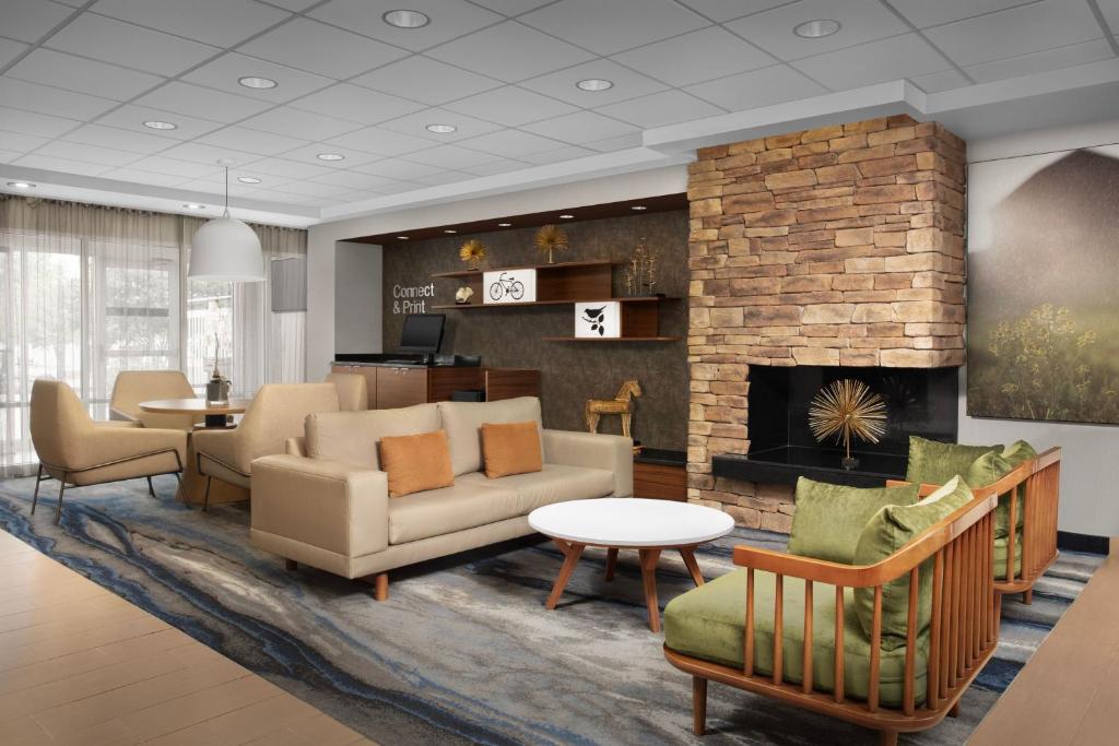 Fairfield Inn & Suites Dulles Airport Image