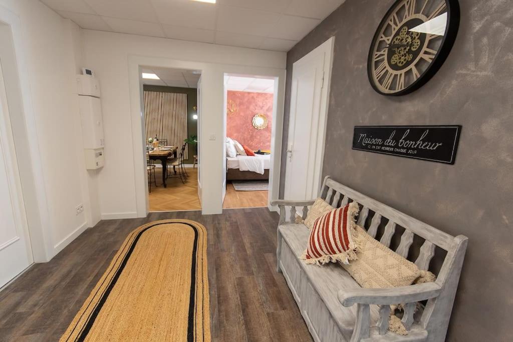 Maison Chaleureuse avec parking gratuit sur place 8