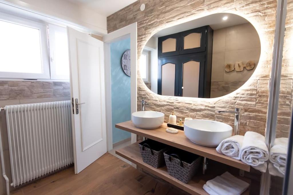 Maison Chaleureuse avec parking gratuit sur place 7