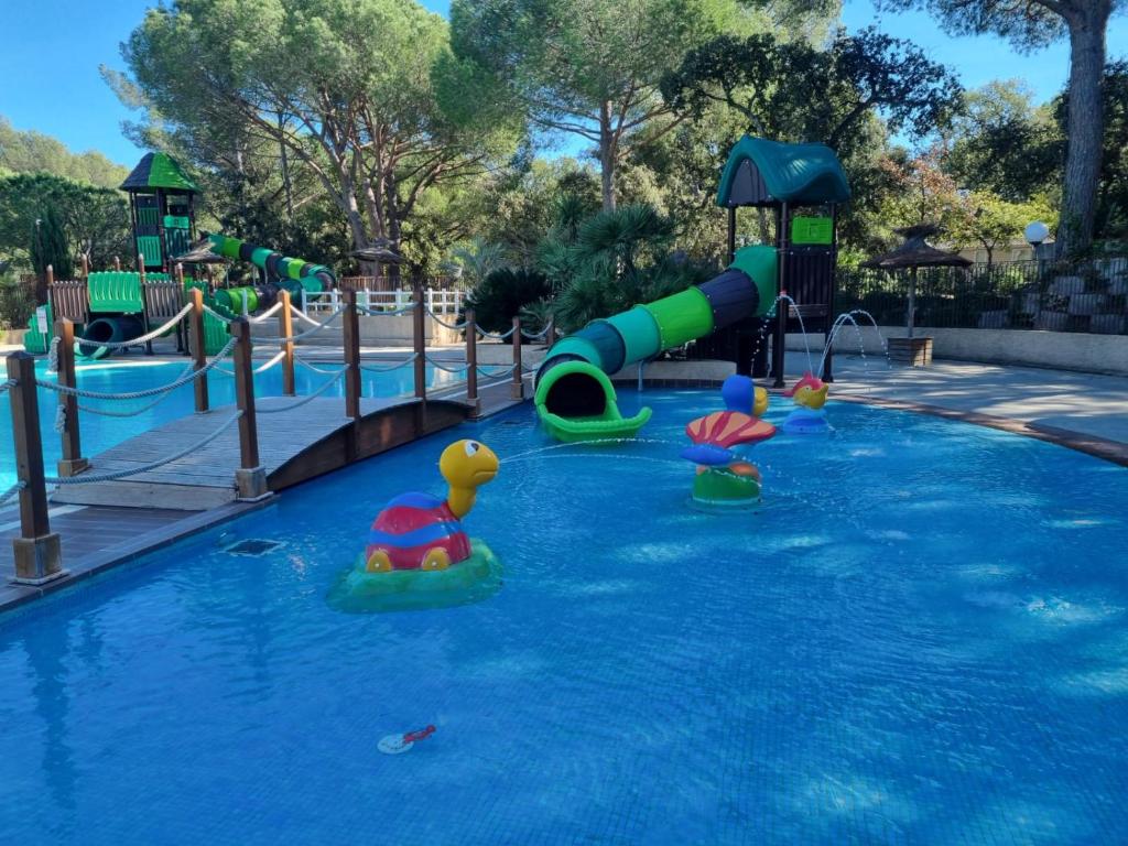 Photo de la galerie de l'établissement Chalet Coco, à Roquebrune-sur Argens