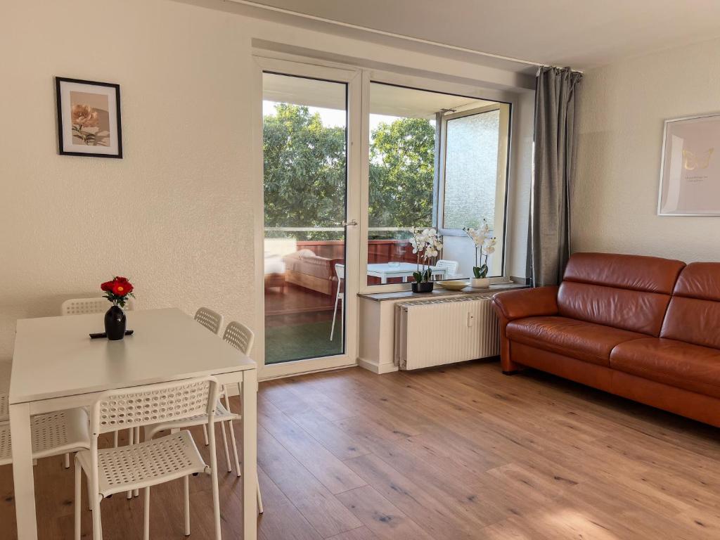 T&K Apartments - Düsseldorf - 3 room apartment with private parking 7min Fair and Airport DUS 3