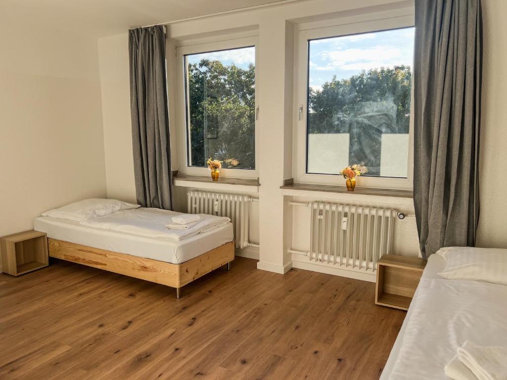 T&K Apartments - Düsseldorf - 3 room apartment with private parking 7min Fair and Airport DUS 7