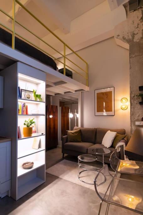 Artsy Design Loft - Hip District Uptown Vilnius 4