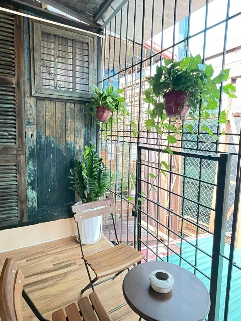 Quiet Apartment, 2 Balcony, 1 Bedroom, 5' to Hoan Kiem Lake, Zeit Home 506