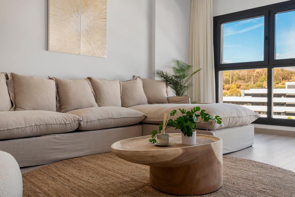 Modern Penthouse - near Beach & Oldtown