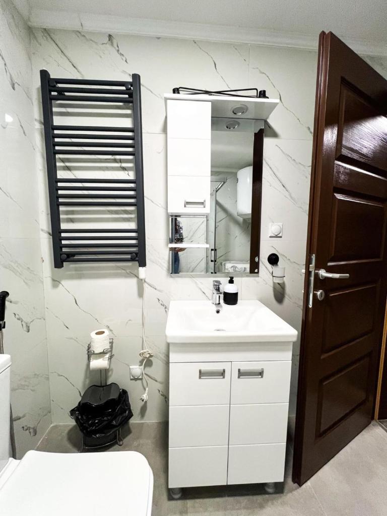 2-Bedroom Luxe with FREE parking by He-Ra Apartments Skopje 7