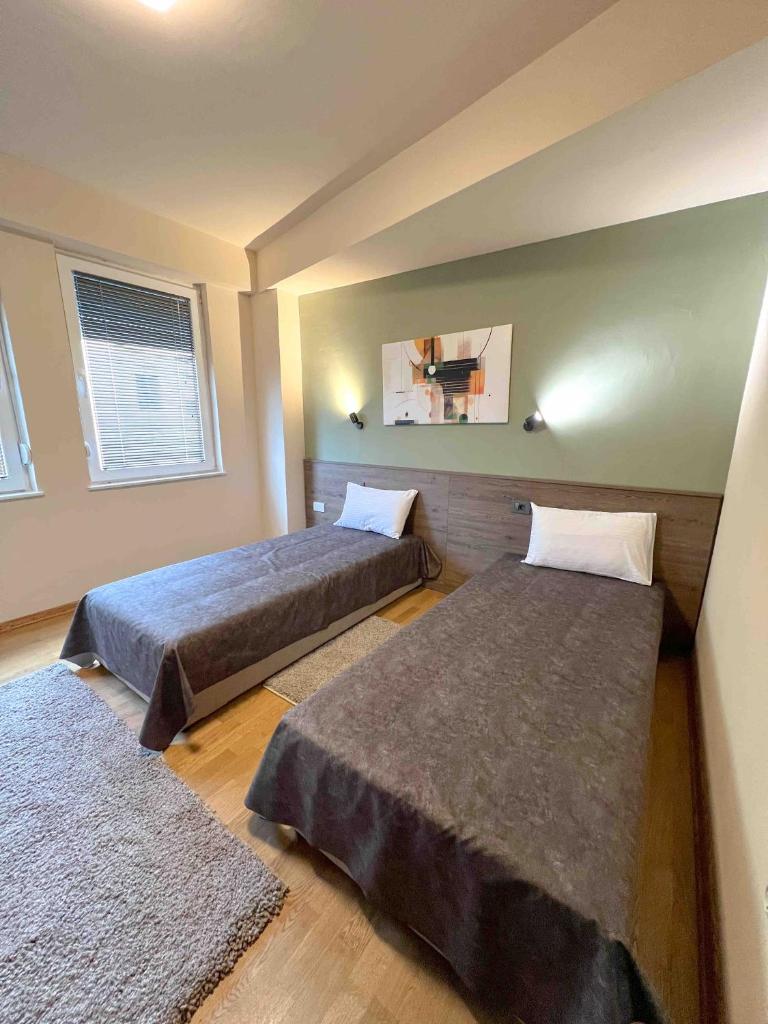 2-Bedroom Luxe with FREE parking by He-Ra Apartments Skopje 3