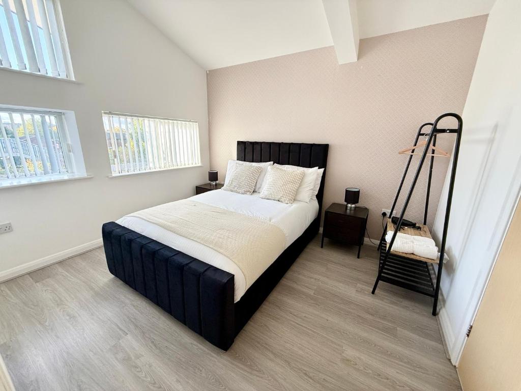 3 bedroom house with free parking 2