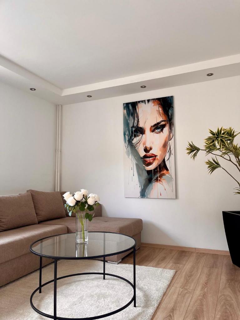 Ruby Modern Central Apartment 2