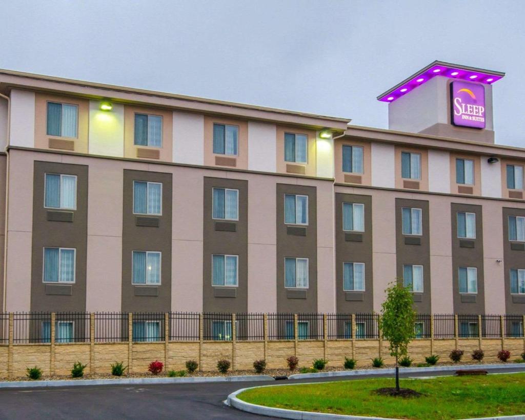 Sleep Inn & Suites And Conference Center Downtown Image