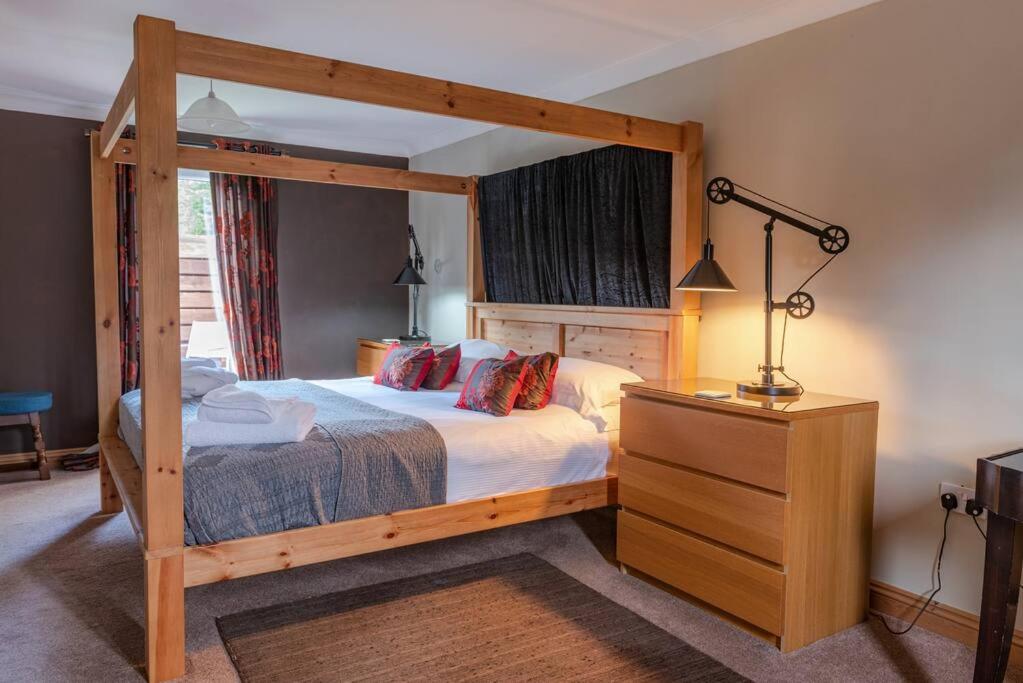 Wild Oats Lodge 9 - Yellowtop Country Park - Hot Tub - Yorkshire 1